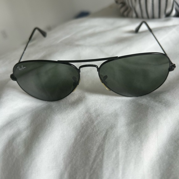 Aviator Ray-Bans. Like new and super comfortable! - Picture 7 of 7